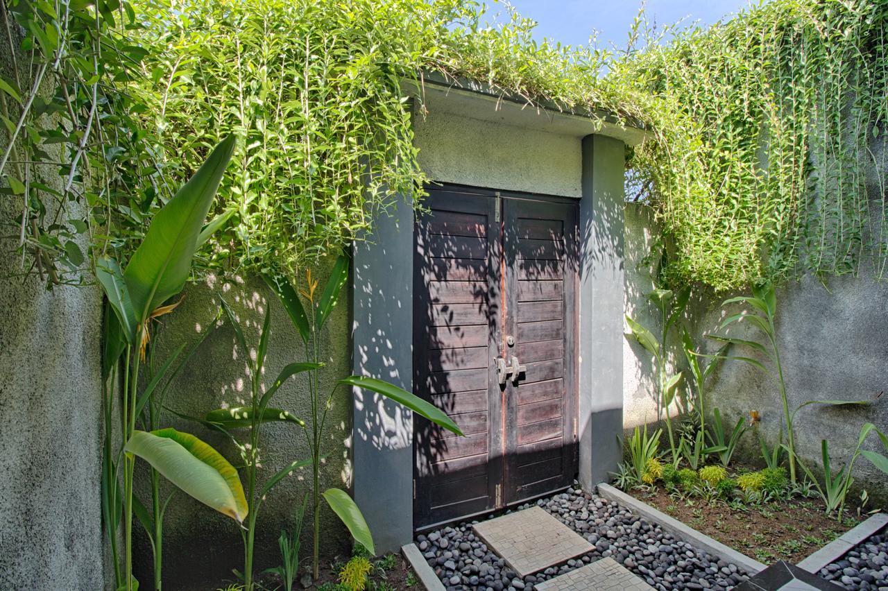 Hotel The Yogasari Seminyak Exterior foto